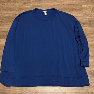 women’s blue ava and viv crewneck